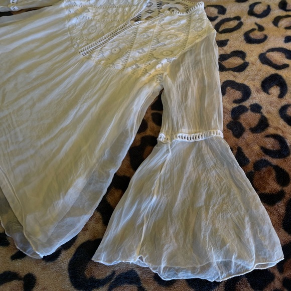 beautiful possibly silk blouse - Picture 3 of 5